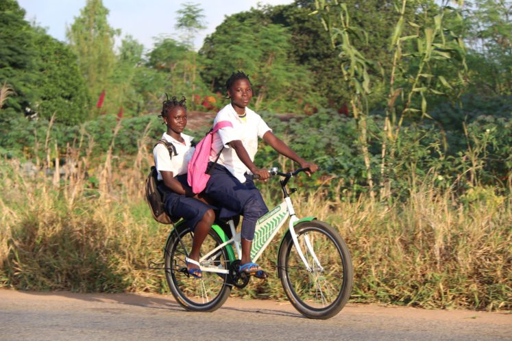 Mozambikes is een fietsproducent die fietsen produceert voor arme mensen in Mozambique.